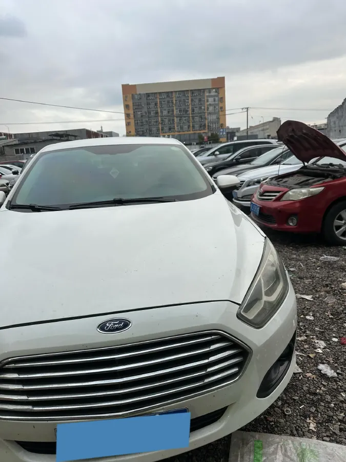 2019 Ford Escort 1.5L 122HP L3 6AT,autocango,china used car exporter,china ev exporter,chinese used car exporter,chinese used ev exporter