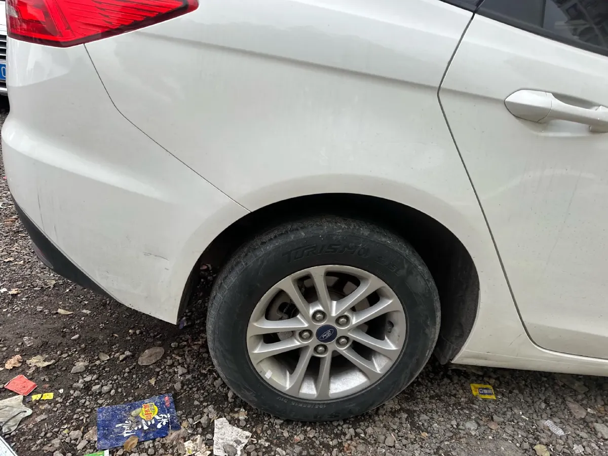 2019 Ford Escort 1.5L 122HP L3 6AT,autocango,china used car exporter,china ev exporter,chinese used car exporter,chinese used ev exporter