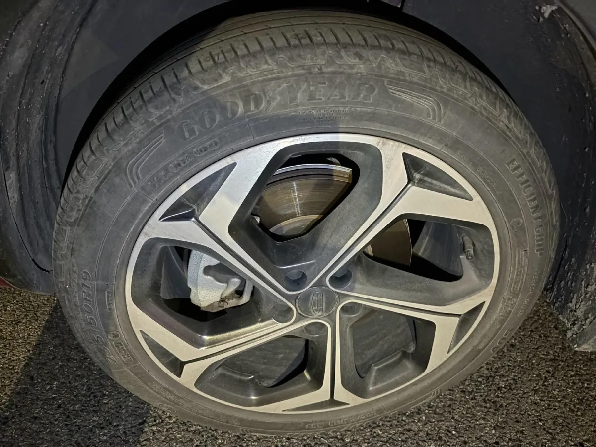 2021 Geely Monjaro 2.0T 218HP L4 7DCT,autocango,china used car exporter,china ev exporter,chinese used car exporter,chinese used ev exporter