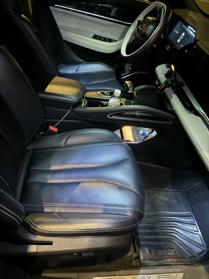 2021 Geely Monjaro 2.0T 218HP L4 7DCT,autocango,china used car exporter,china ev exporter,chinese used car exporter,chinese used ev exporter