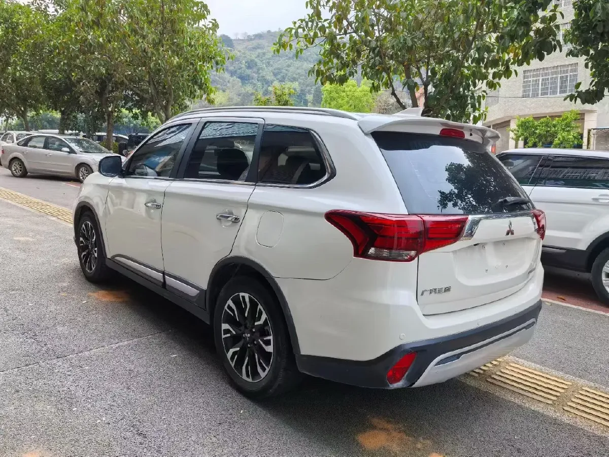 2019 Mitsubishi Outlander 2.4L 192HP L4 CVT,autocango,china used car exporter,china ev exporter,chinese used car exporter,chinese used ev exporter