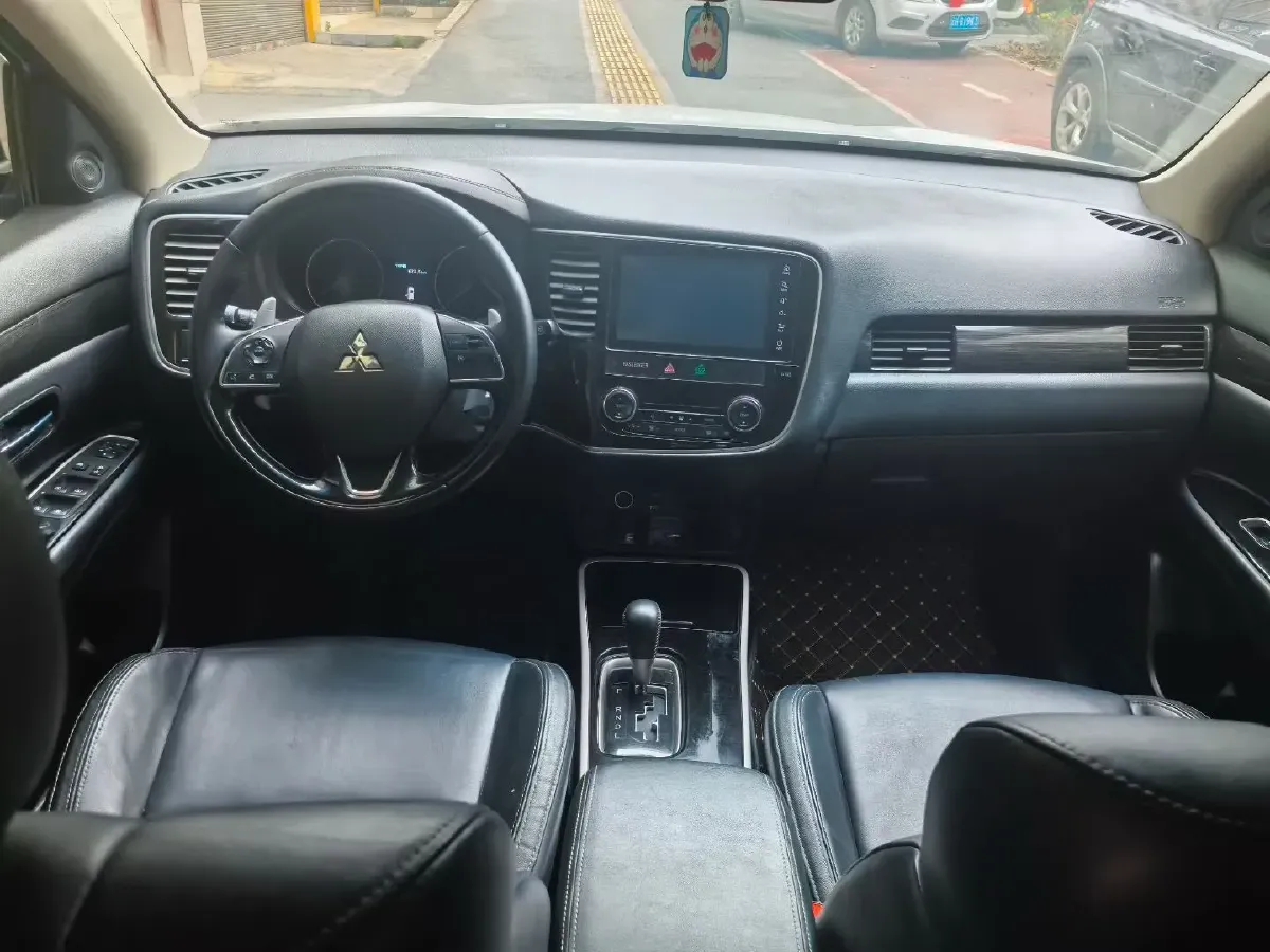 2019 Mitsubishi Outlander 2.4L 192HP L4 CVT,autocango,china used car exporter,china ev exporter,chinese used car exporter,chinese used ev exporter