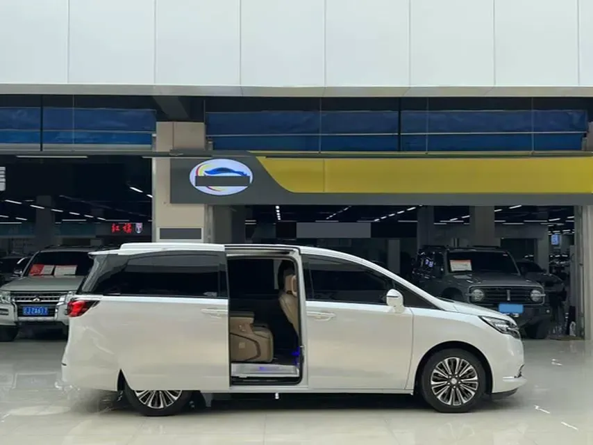 2021 Buick GL8 2.0T 237HP L4 9AT,autocango,china used car exporter,china ev exporter,chinese used car exporter,chinese used ev exporter