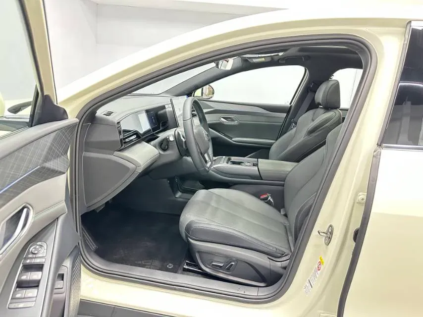 2025 BYD QinL BEV,autocango,china used car exporter,china ev exporter,chinese used car exporter,chinese used ev exporter