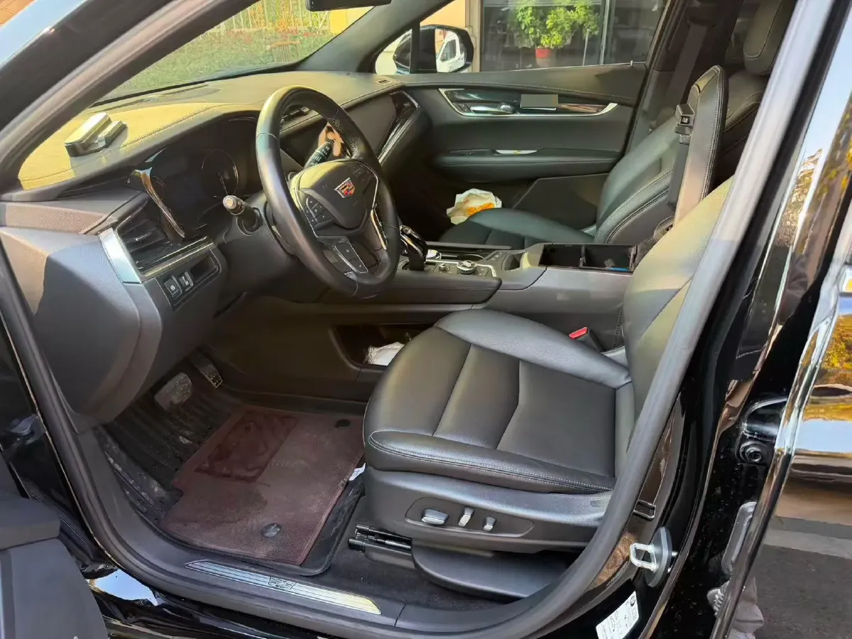 2022 Cadillac XT5 2.0T 237HP L4 9AT,autocango,china used car exporter,china ev exporter,chinese used car exporter,chinese used ev exporter