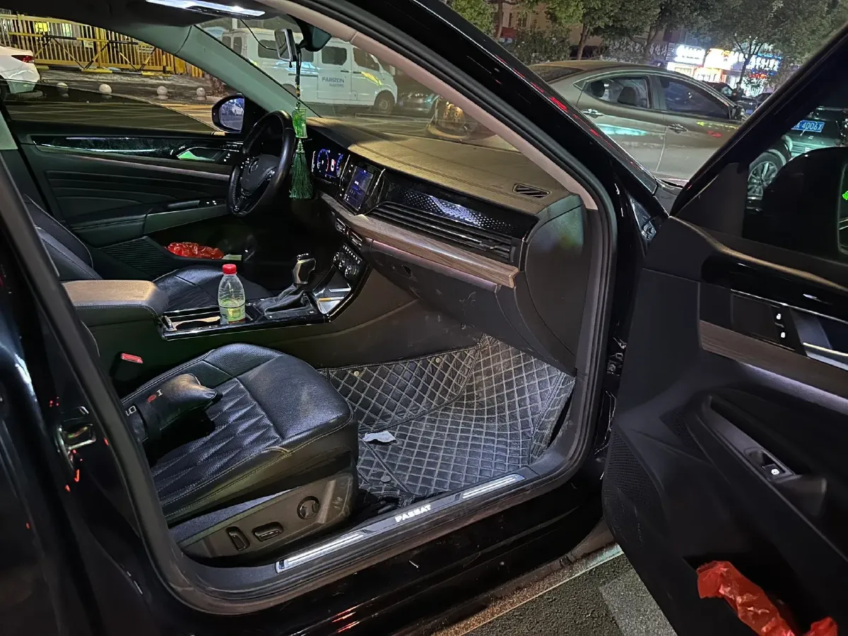 2019 Volvo V40 1.5T 152HP L4 6AT,autocango,china used car exporter,china ev exporter,chinese used car exporter,chinese used ev exporter