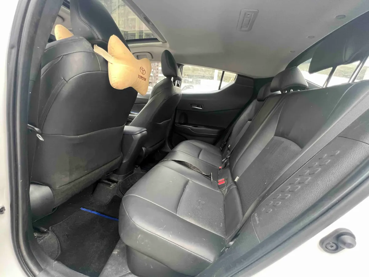 2023 Toyota C-HR 2.0L 146HP L4 E-CVT Hybrid,autocango,china used car exporter,china ev exporter,chinese used car exporter,chinese used ev exporter