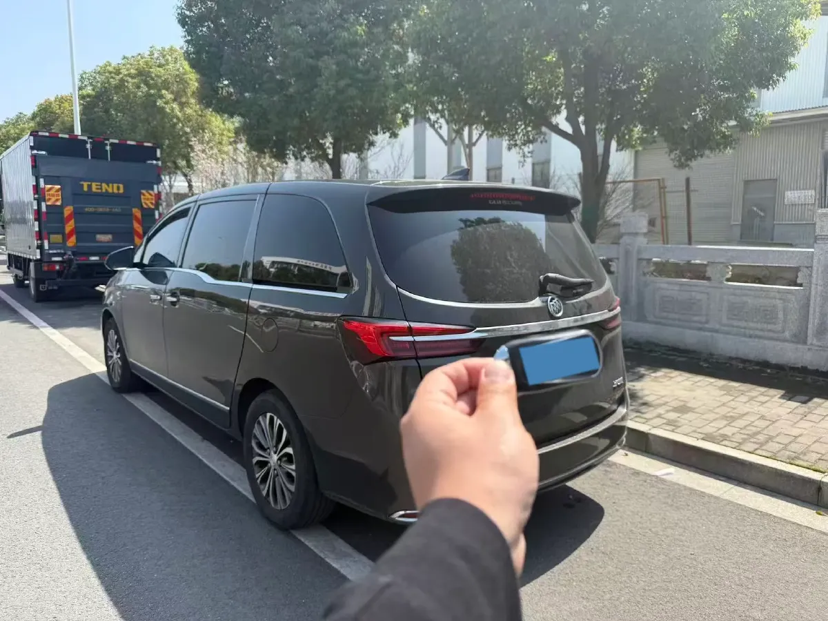 2021 Buick GL8 2.0T 237HP L4 9AT,autocango,china used car exporter,china ev exporter,chinese used car exporter,chinese used ev exporter