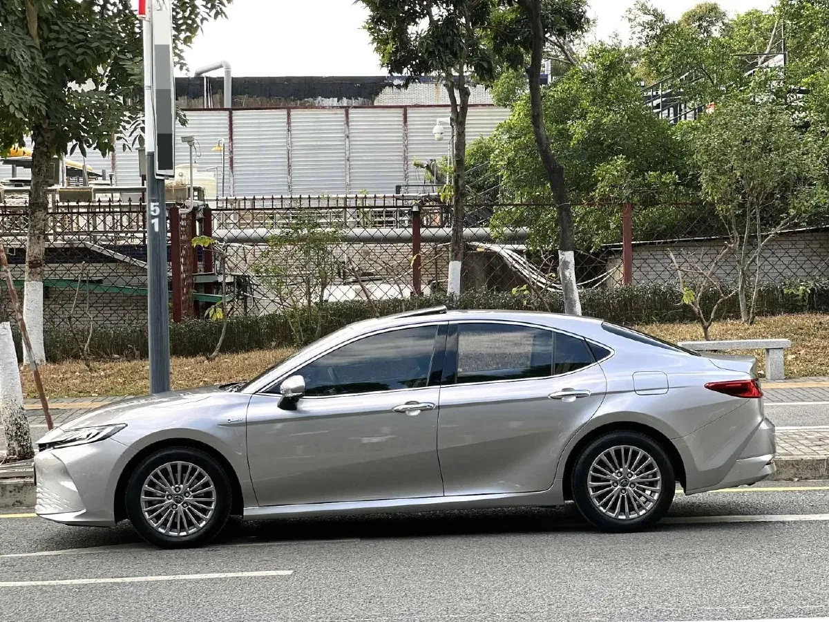 2024 Toyota Camry 2.0L 152HP L4 E-CVT Hybrid,autocango,china used car exporter,china ev exporter,chinese used car exporter,chinese used ev exporter
