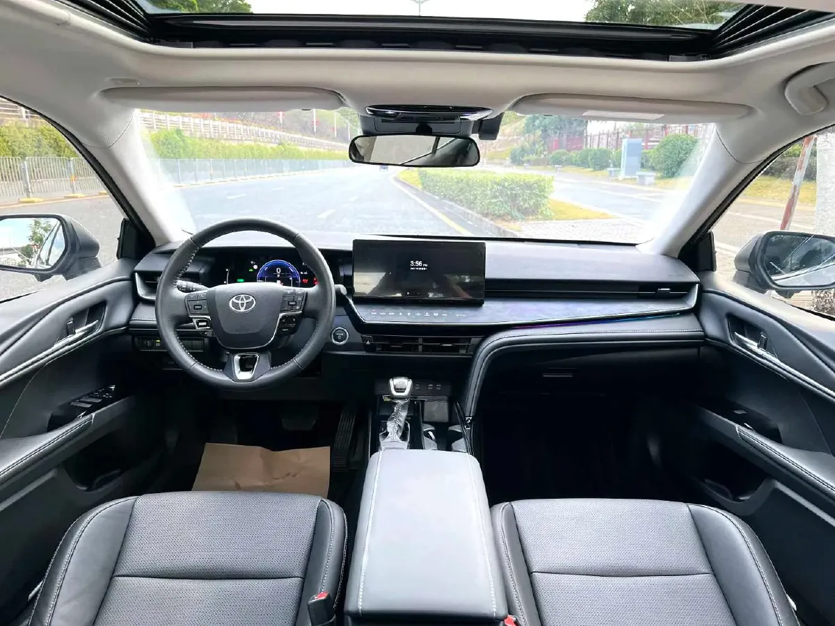 2024 Toyota Camry 2.0L 152HP L4 E-CVT Hybrid,autocango,china used car exporter,china ev exporter,chinese used car exporter,chinese used ev exporter