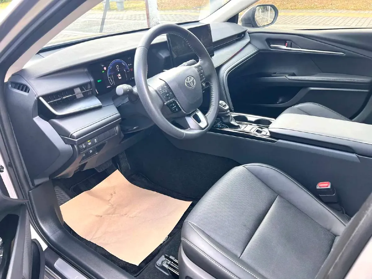 2024 Toyota Camry 2.0L 152HP L4 E-CVT Hybrid,autocango,china used car exporter,china ev exporter,chinese used car exporter,chinese used ev exporter