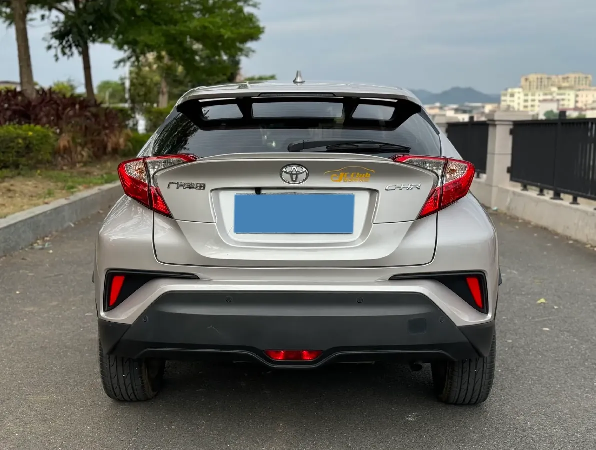 2022 Toyota C-HR 2.0L 171HP L4 CVT,autocango,china used car exporter,china ev exporter,chinese used car exporter,chinese used ev exporter