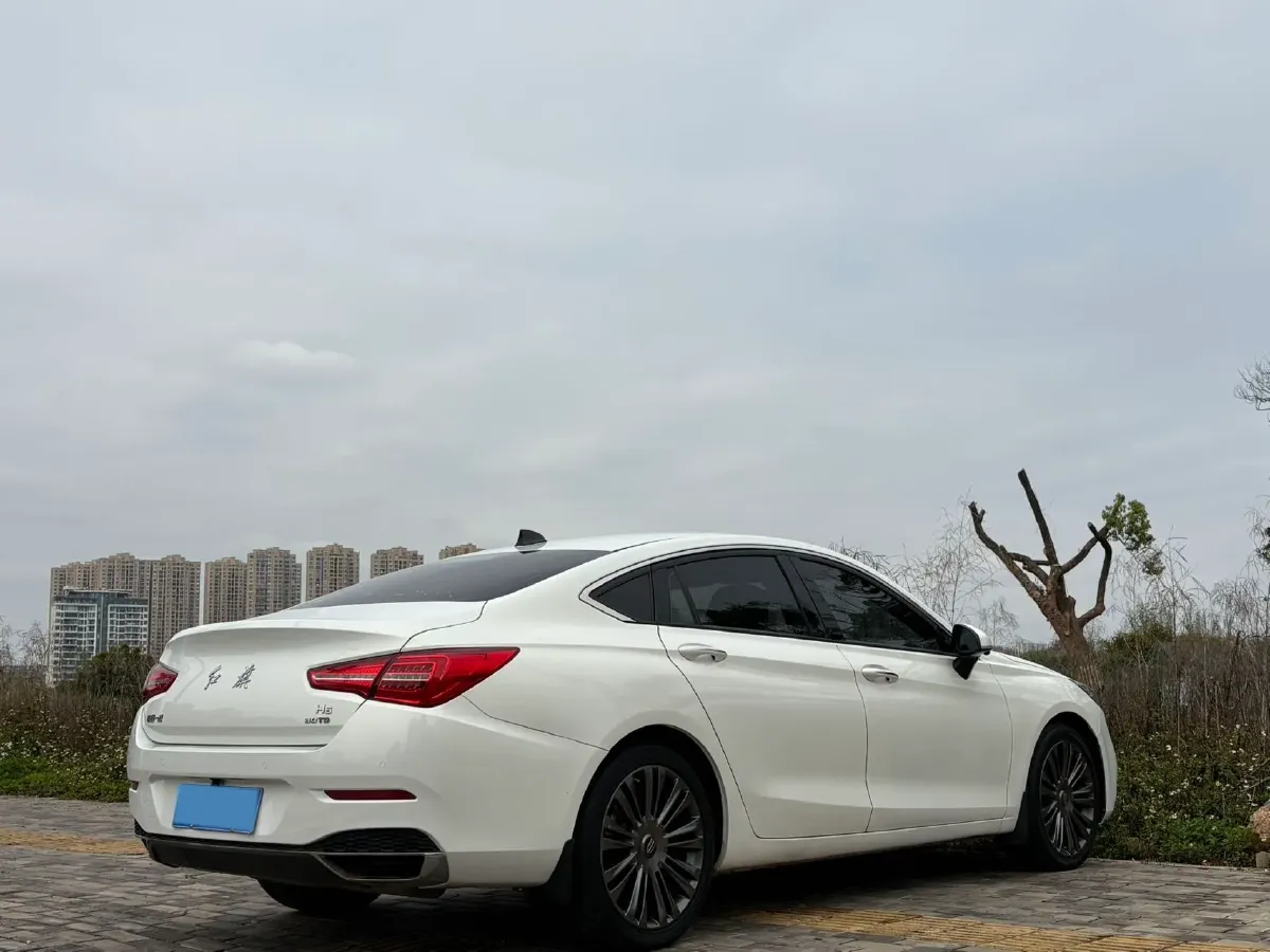 2020 HongQi H5 1.5T 169HP L4 7DCT,autocango,china used car exporter,china ev exporter,chinese used car exporter,chinese used ev exporter