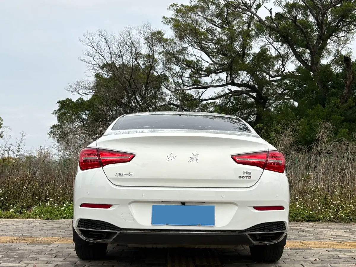 2020 HongQi H5 1.5T 169HP L4 7DCT,autocango,china used car exporter,china ev exporter,chinese used car exporter,chinese used ev exporter