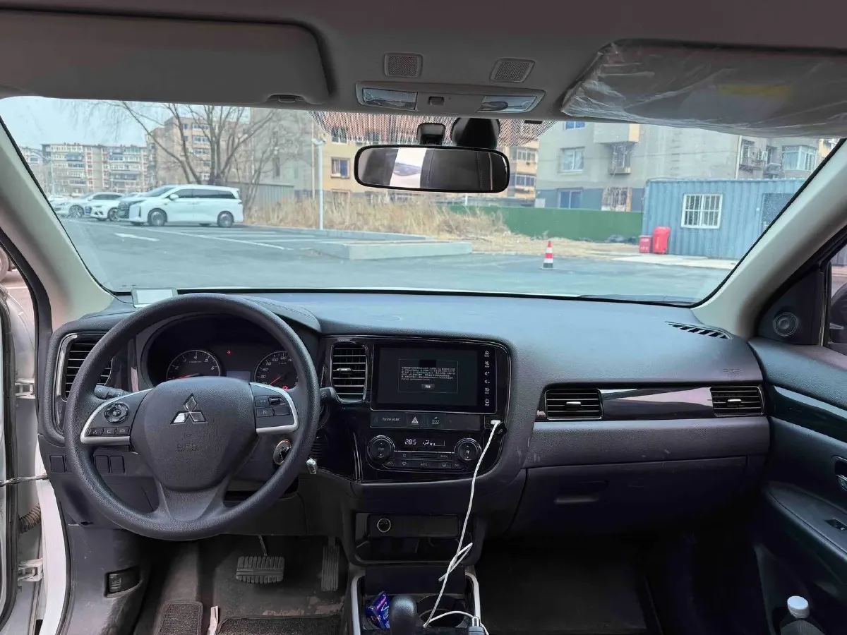 2021 Mitsubishi Outlander 2.0L 166HP L4 CVT,autocango,china used car exporter,china ev exporter,chinese used car exporter,chinese used ev exporter