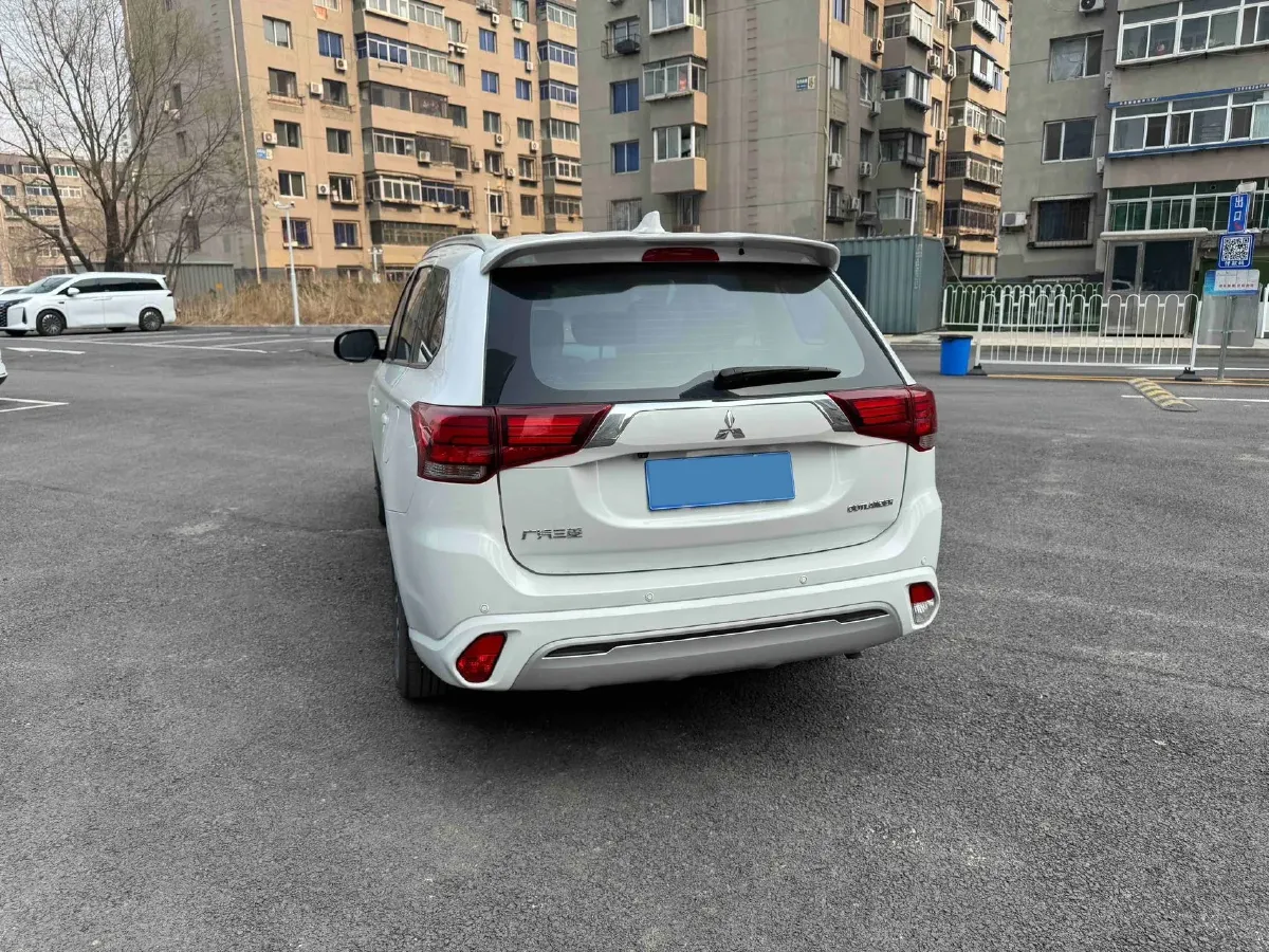 2021 Mitsubishi Outlander 2.0L 166HP L4 CVT,autocango,china used car exporter,china ev exporter,chinese used car exporter,chinese used ev exporter