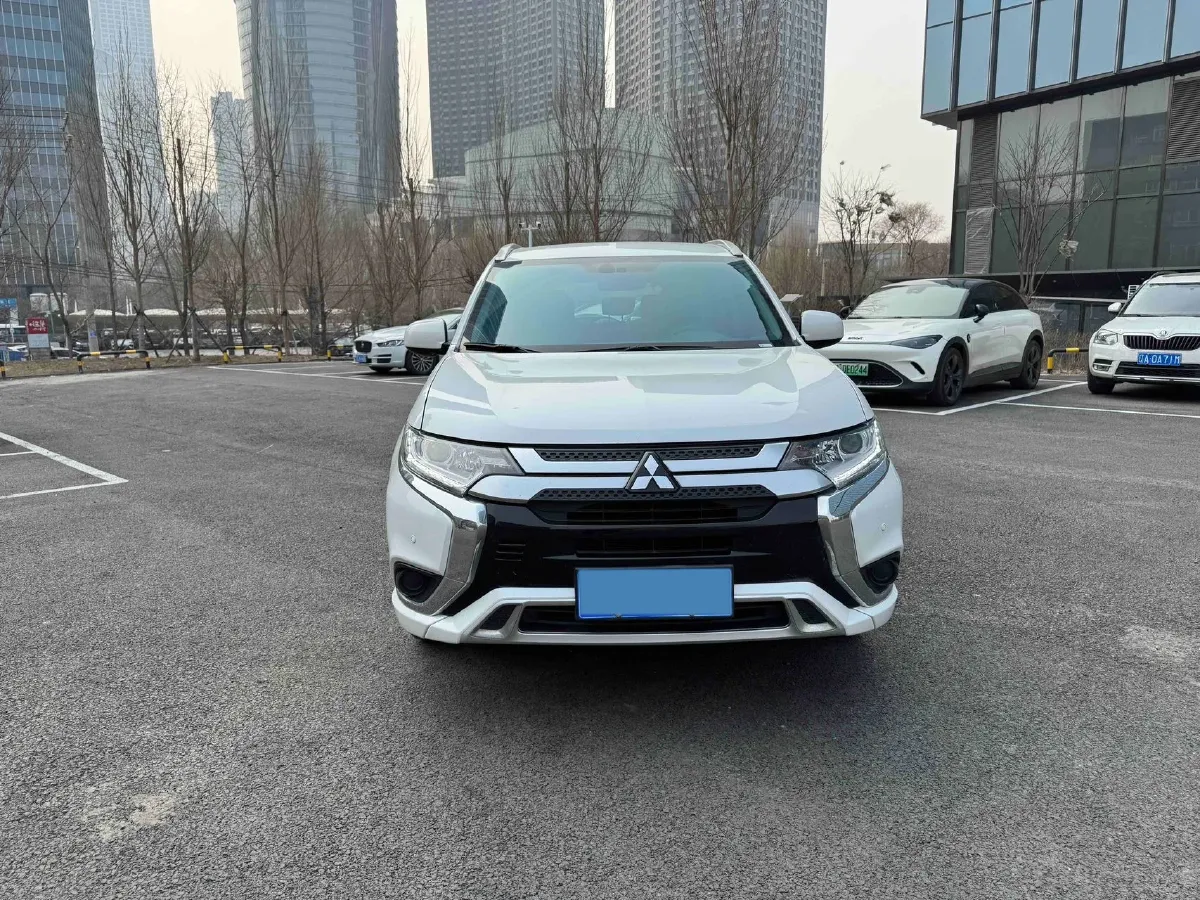 2021 Mitsubishi Outlander 2.0L 166HP L4 CVT,autocango,china used car exporter,china ev exporter,chinese used car exporter,chinese used ev exporter