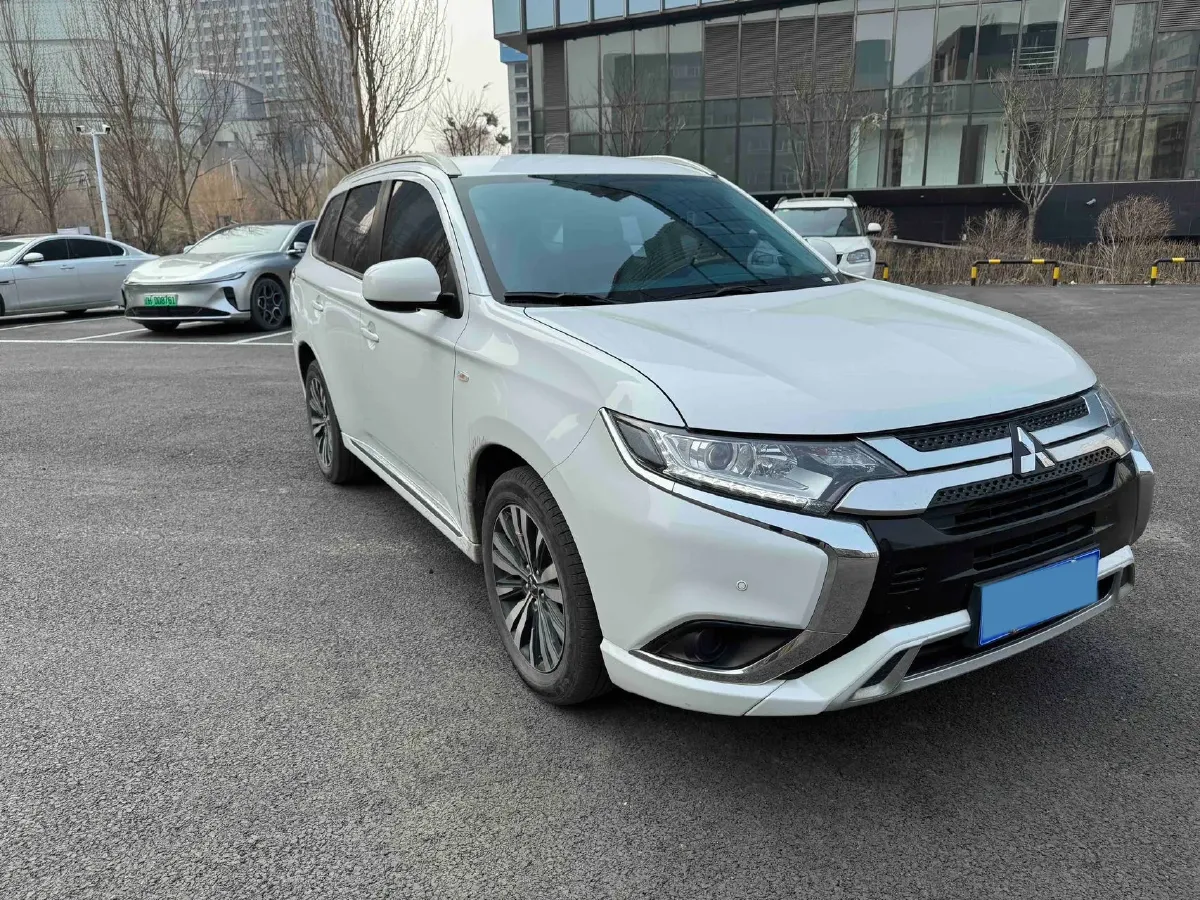 2021 Mitsubishi Outlander 2.0L 166HP L4 CVT,autocango,china used car exporter,china ev exporter,chinese used car exporter,chinese used ev exporter