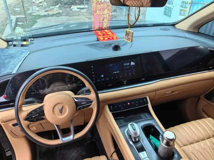 2024 Voyah Dream 1.5T 150HP L4 PHEV 43KWH,autocango,china used car exporter,china ev exporter,chinese used car exporter,chinese used ev exporter