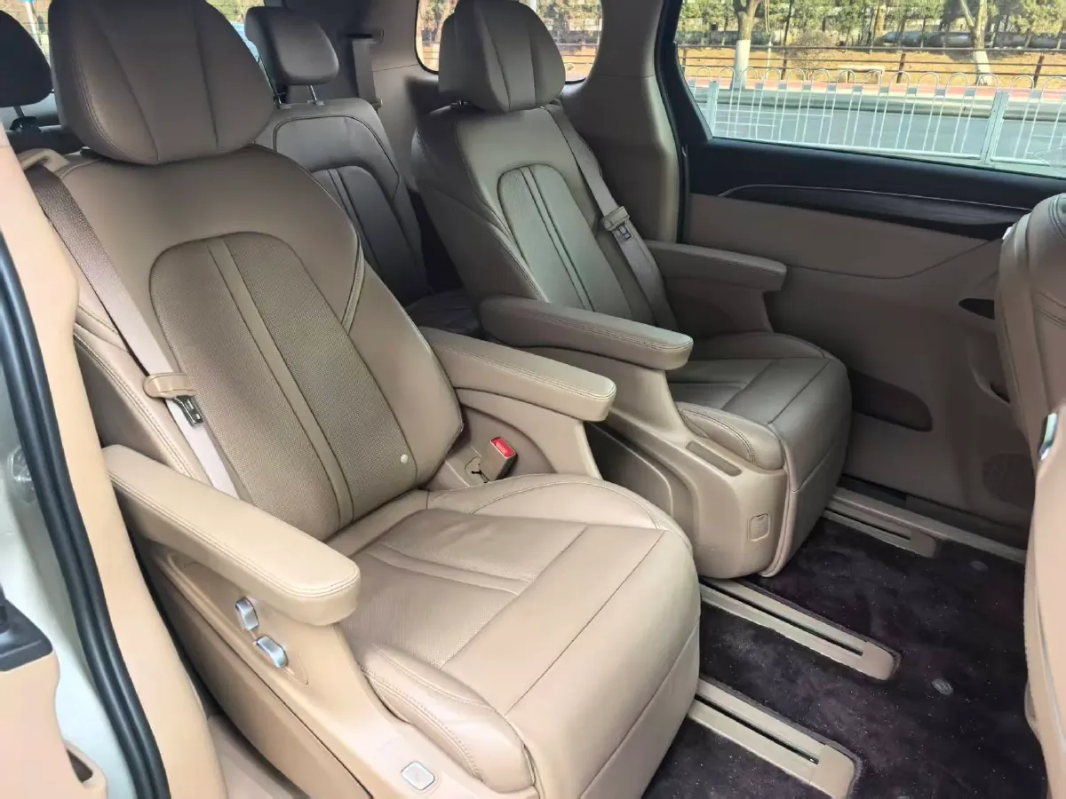2020 Buick GL8 2.0T 237HP L4 9AT,autocango,china used car exporter,china ev exporter,chinese used car exporter,chinese used ev exporter