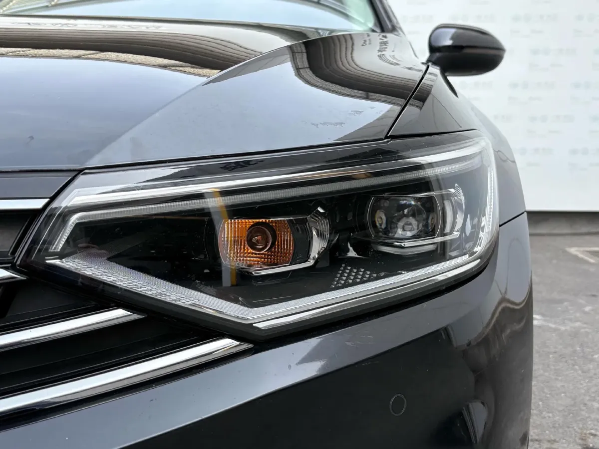 2020 Volkswagen Magotan 2.0T 186HP L4 7DCT,autocango,china used car exporter,china ev exporter,chinese used car exporter,chinese used ev exporter