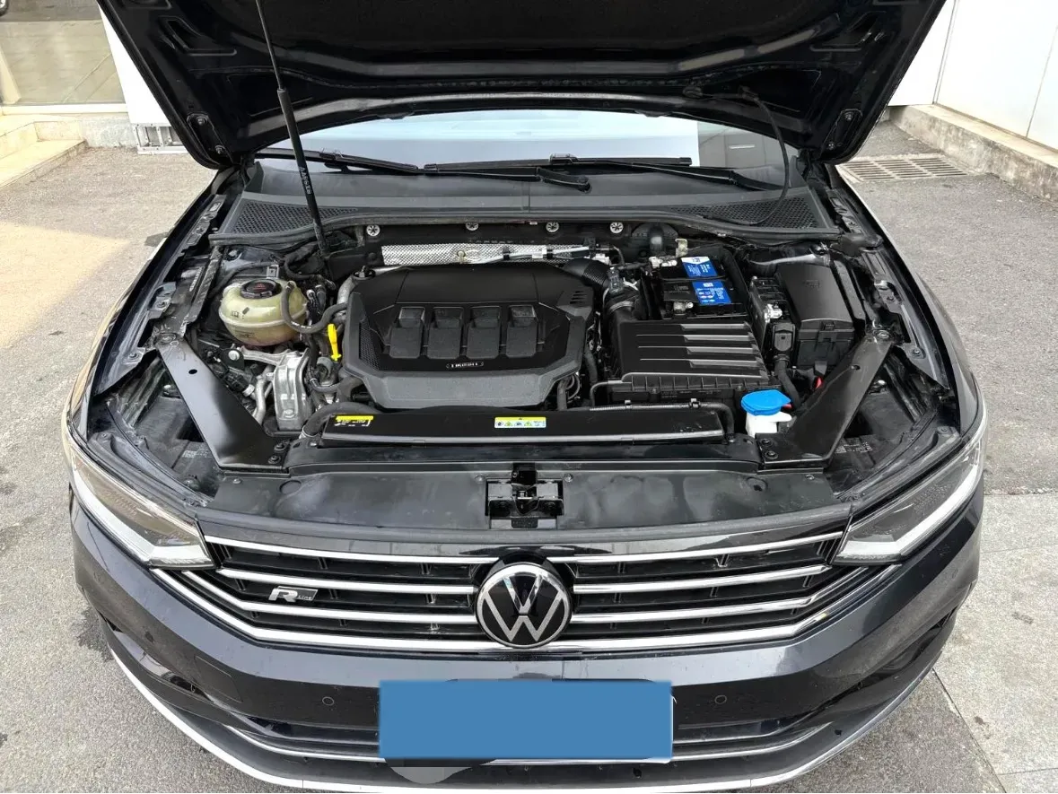 2020 Volkswagen Magotan 2.0T 186HP L4 7DCT,autocango,china used car exporter,china ev exporter,chinese used car exporter,chinese used ev exporter