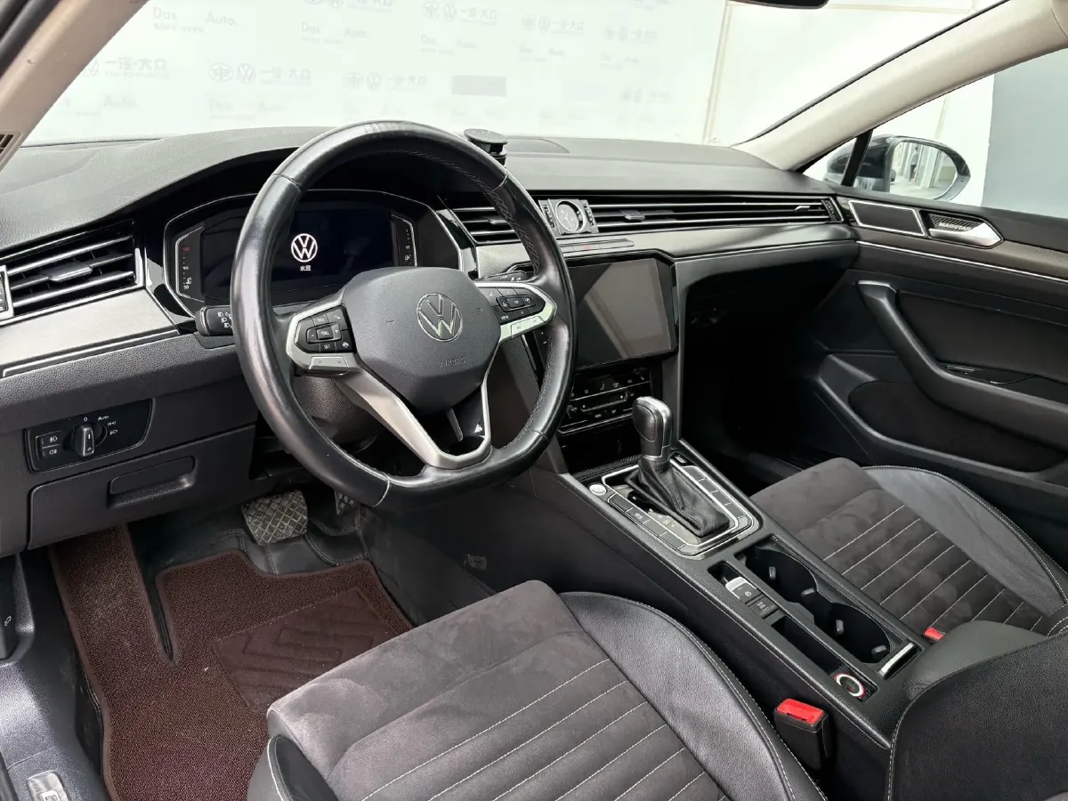 2020 Volkswagen Magotan 2.0T 186HP L4 7DCT,autocango,china used car exporter,china ev exporter,chinese used car exporter,chinese used ev exporter