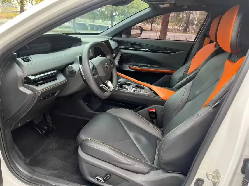 2022 ChangAn UNI-V 1.5T 188HP L4 7DCT,autocango,china used car exporter,china ev exporter,chinese used car exporter,chinese used ev exporter