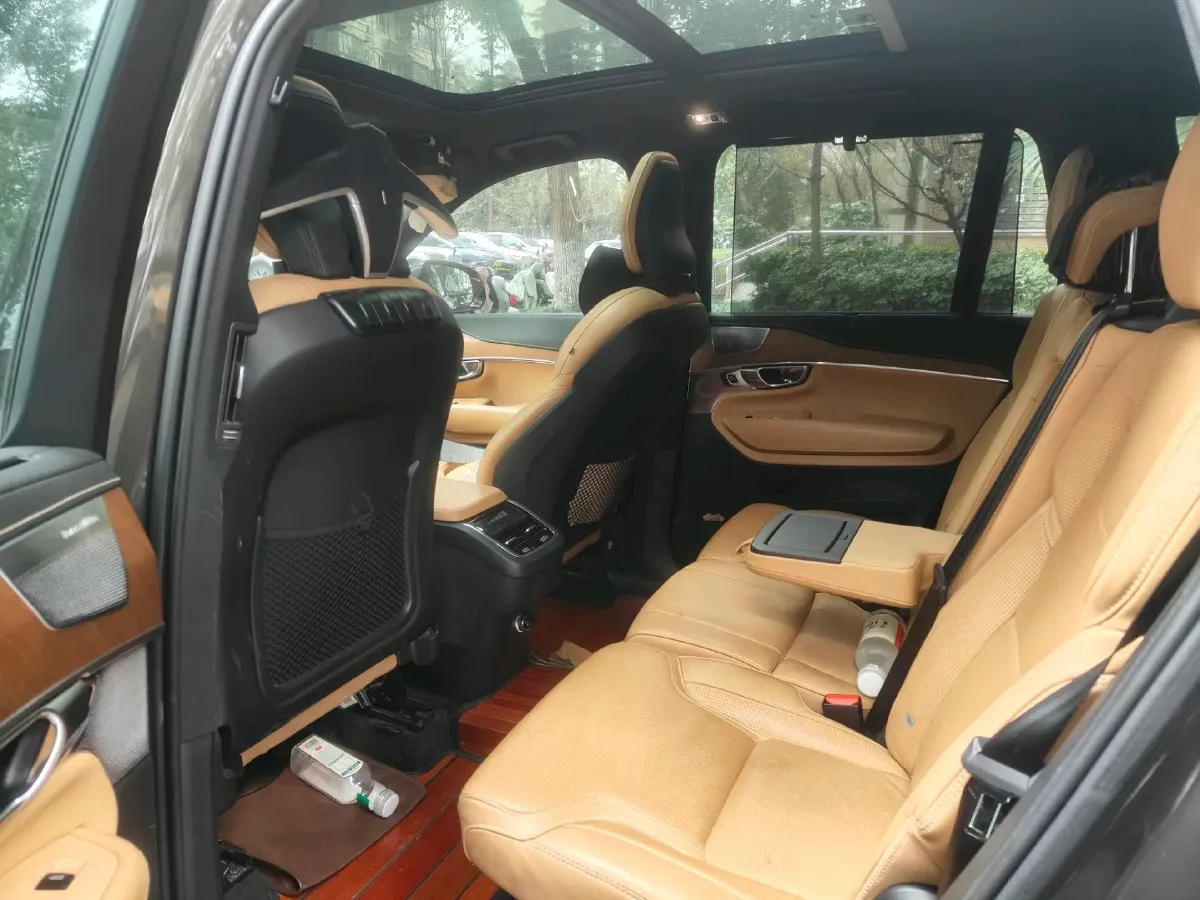 2019 Volvo XC90 2.0T 320HP L4 8AT,autocango,china used car exporter,china ev exporter,chinese used car exporter,chinese used ev exporter