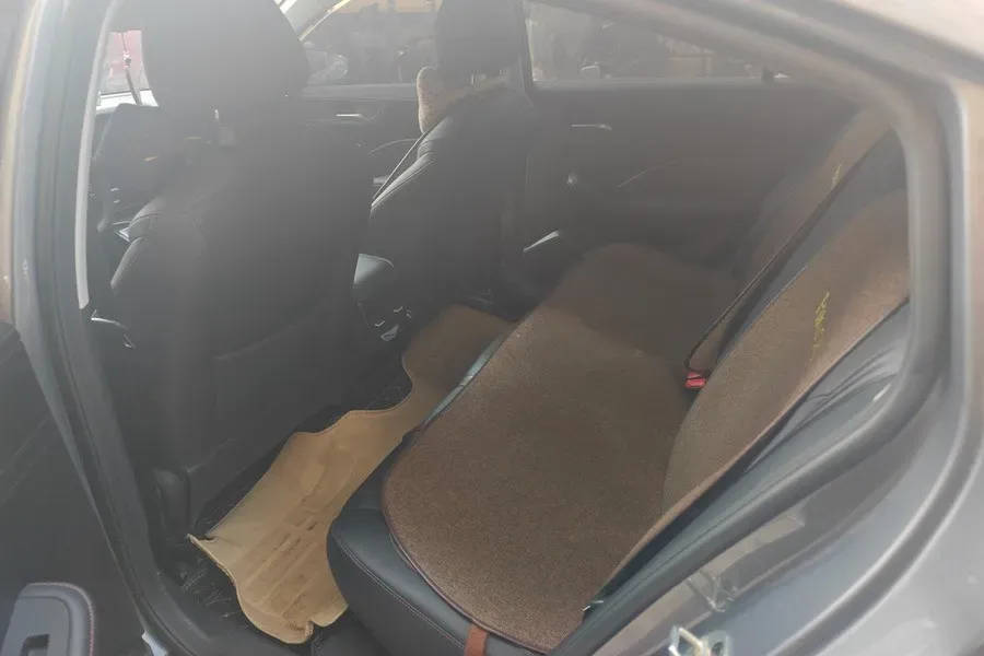 2024 Roewe i5 1.5L 129HP L4 CVT,autocango,china used car exporter,china ev exporter,chinese used car exporter,chinese used ev exporter