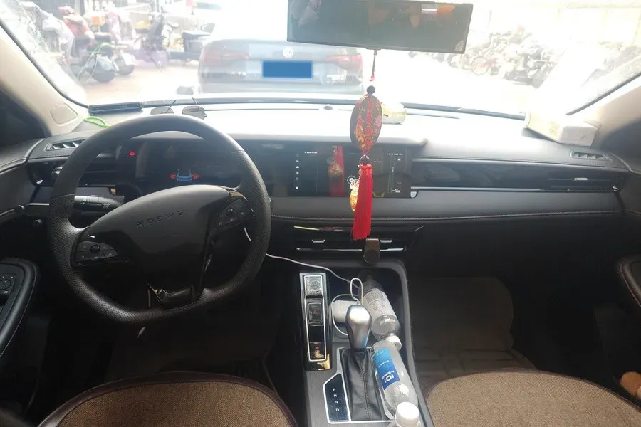 2024 Roewe i5 1.5L 129HP L4 CVT,autocango,china used car exporter,china ev exporter,chinese used car exporter,chinese used ev exporter