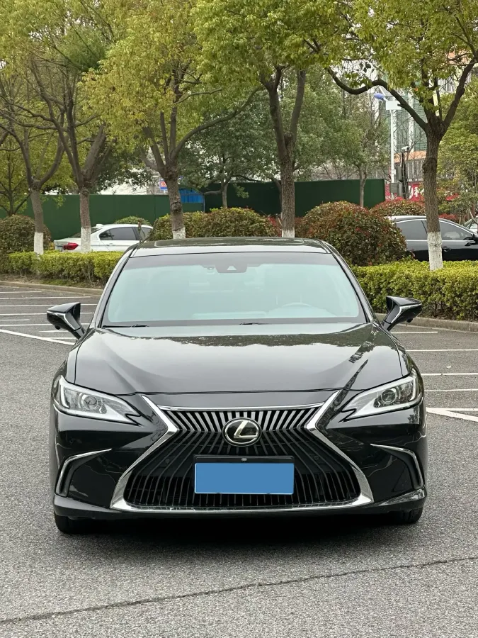2020 Lexus ES 2.0L 173HP L4 CVT,autocango,china used car exporter,china ev exporter,chinese used car exporter,chinese used ev exporter