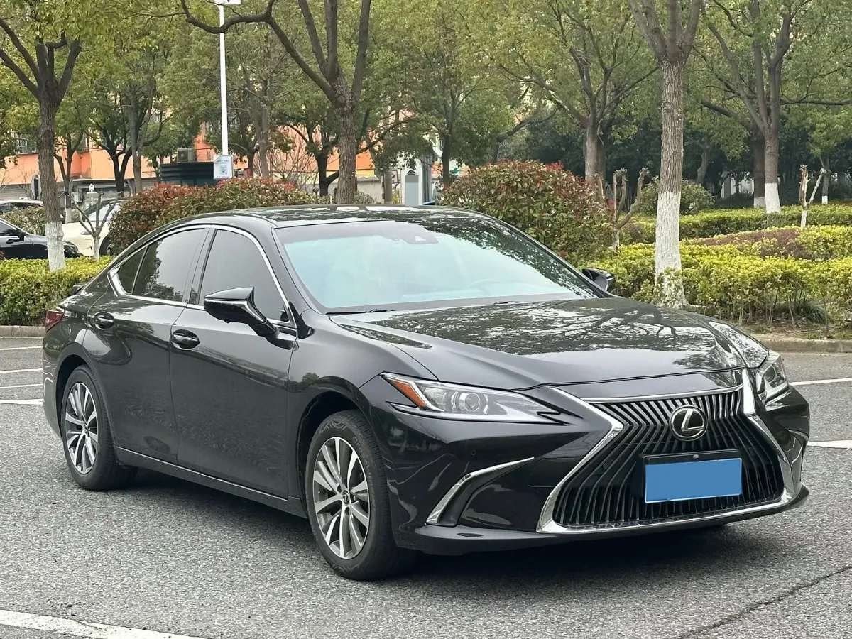 2020 Lexus ES 2.0L 173HP L4 CVT,autocango,china used car exporter,china ev exporter,chinese used car exporter,chinese used ev exporter