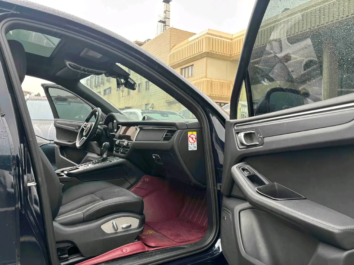 2021 Porsche Macan 2.0T 252HP L4 7DCT,autocango,china used car exporter,china ev exporter,chinese used car exporter,chinese used ev exporter