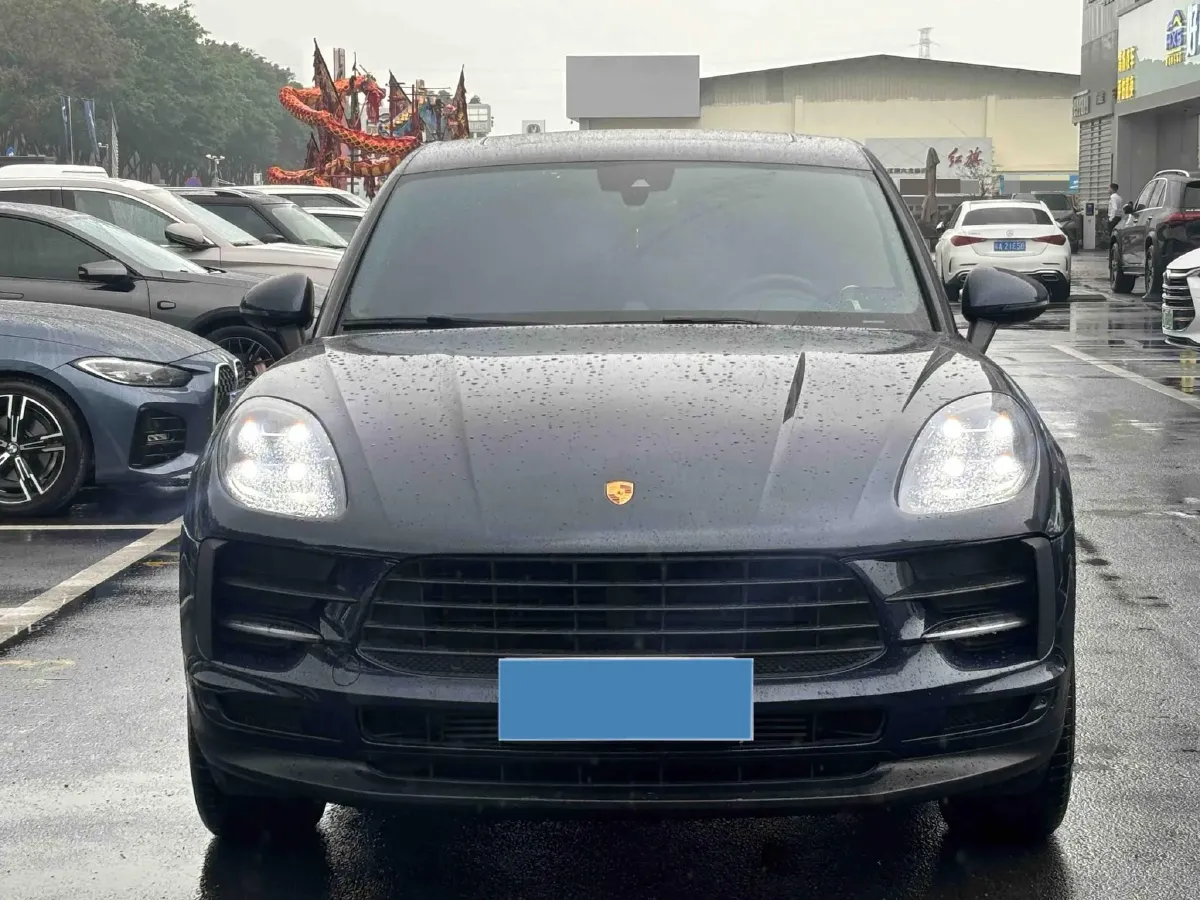 2021 Porsche Macan 2.0T 252HP L4 7DCT,autocango,china used car exporter,china ev exporter,chinese used car exporter,chinese used ev exporter
