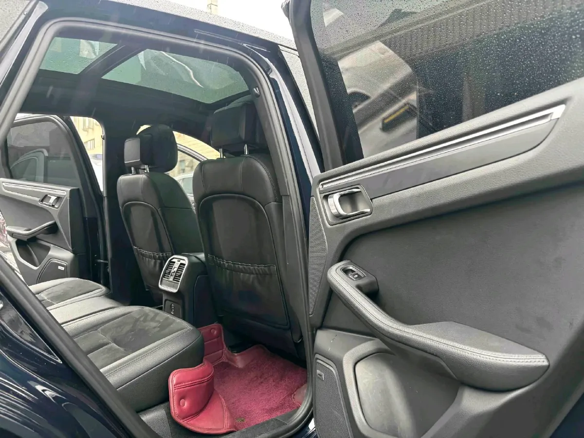 2021 Porsche Macan 2.0T 252HP L4 7DCT,autocango,china used car exporter,china ev exporter,chinese used car exporter,chinese used ev exporter