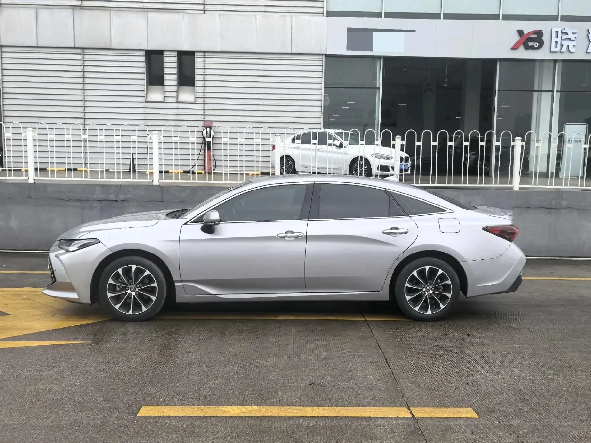 2022 Toyota Avalon 2.5L 209HP L4 8AT,autocango,china used car exporter,china ev exporter,chinese used car exporter,chinese used ev exporter