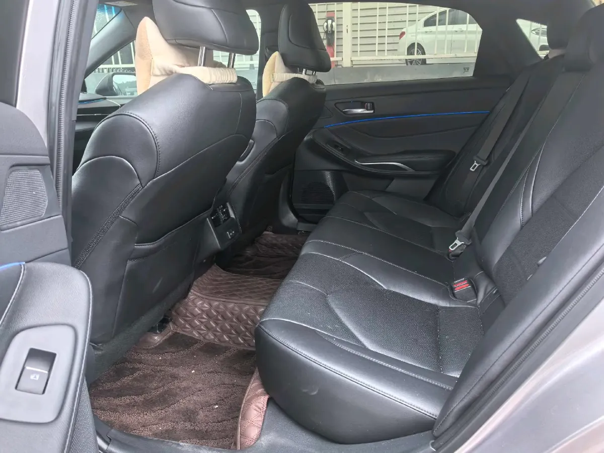 2022 Toyota Avalon 2.5L 209HP L4 8AT,autocango,china used car exporter,china ev exporter,chinese used car exporter,chinese used ev exporter