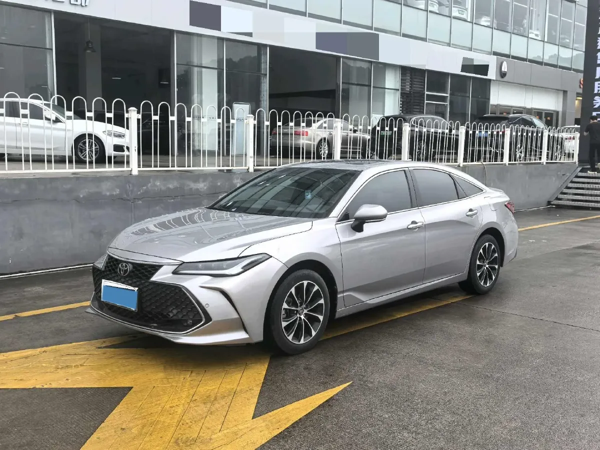 2022 Toyota Avalon 2.5L 209HP L4 8AT,autocango,china used car exporter,china ev exporter,chinese used car exporter,chinese used ev exporter