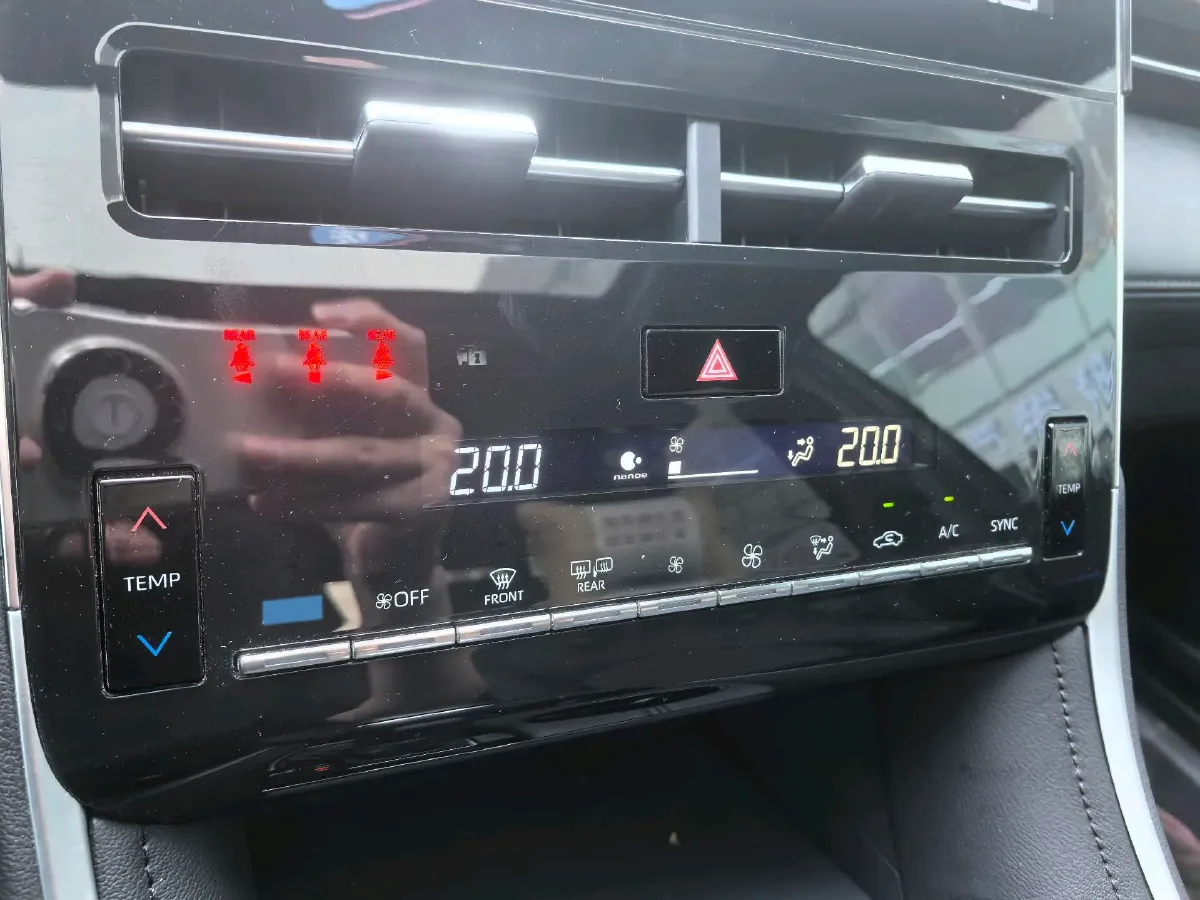 2022 Toyota Avalon 2.5L 209HP L4 8AT,autocango,china used car exporter,china ev exporter,chinese used car exporter,chinese used ev exporter