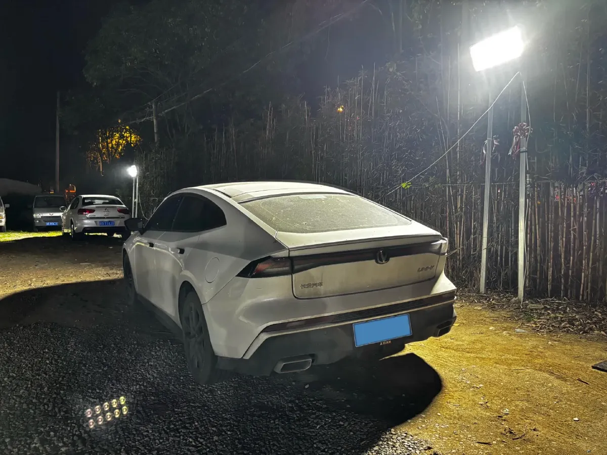 2024 ChangAn UNI-V 1.5T 188HP L4 7DCT,autocango,china used car exporter,china ev exporter,chinese used car exporter,chinese used ev exporter