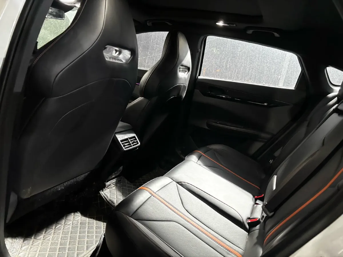 2024 ChangAn UNI-V 1.5T 188HP L4 7DCT,autocango,china used car exporter,china ev exporter,chinese used car exporter,chinese used ev exporter