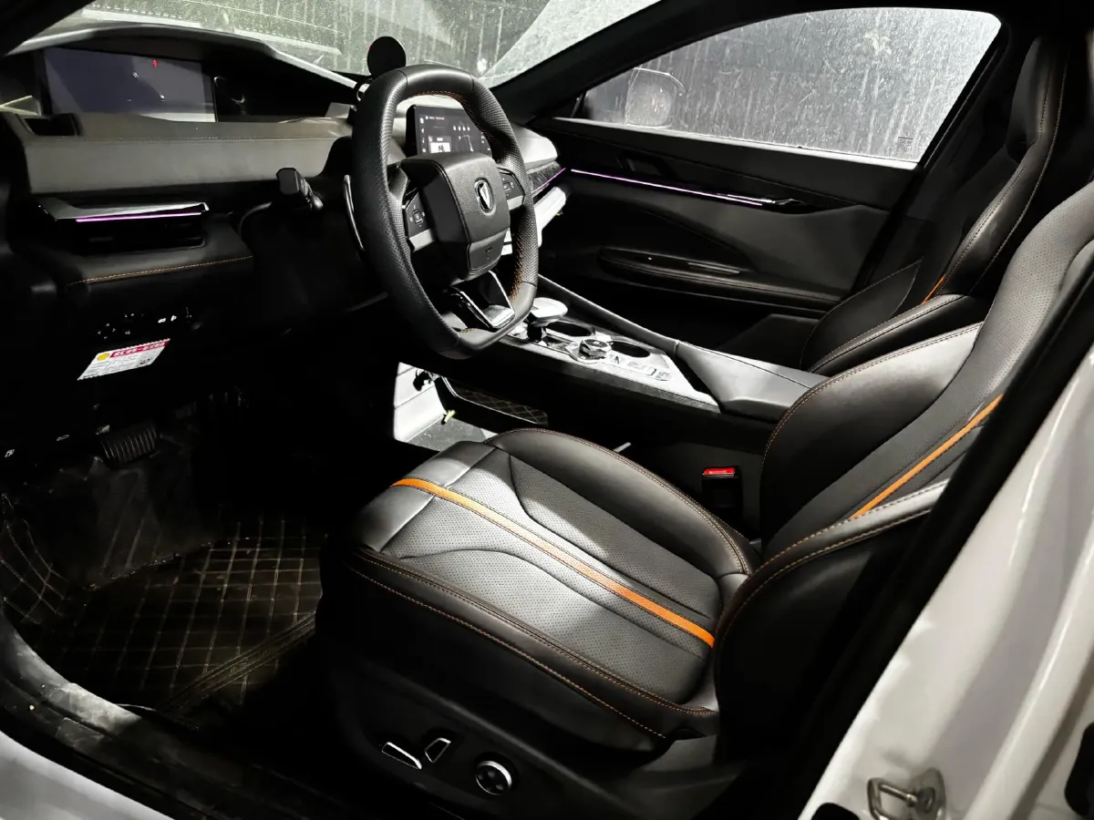 2024 ChangAn UNI-V 1.5T 188HP L4 7DCT,autocango,china used car exporter,china ev exporter,chinese used car exporter,chinese used ev exporter