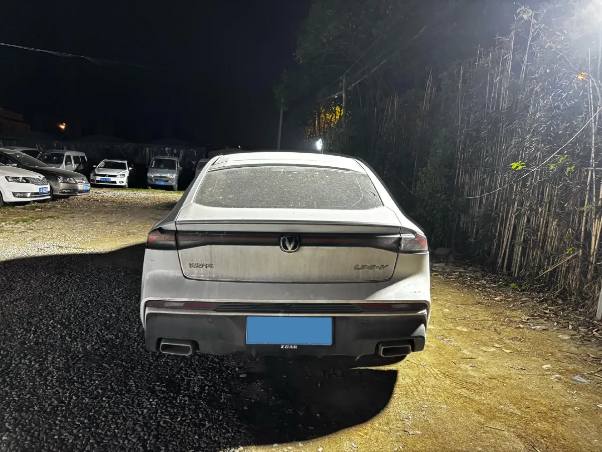 2024 ChangAn UNI-V 1.5T 188HP L4 7DCT,autocango,china used car exporter,china ev exporter,chinese used car exporter,chinese used ev exporter