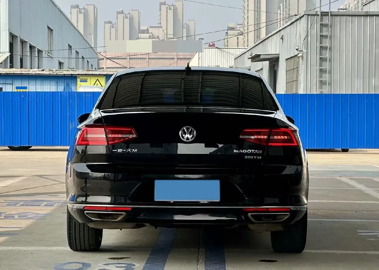 2018 Volkswagen Magotan 2.0T 220HP L4 7DCT,autocango,china used car exporter,china ev exporter,chinese used car exporter,chinese used ev exporter