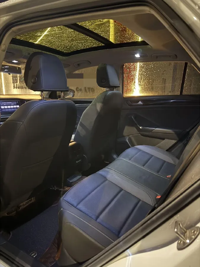 2021 Volkswagen T-Roc 1.4T 150HP L4 7DCT,autocango,china used car exporter,china ev exporter,chinese used car exporter,chinese used ev exporter