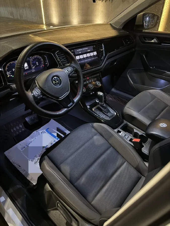 2021 Volkswagen T-Roc 1.4T 150HP L4 7DCT,autocango,china used car exporter,china ev exporter,chinese used car exporter,chinese used ev exporter