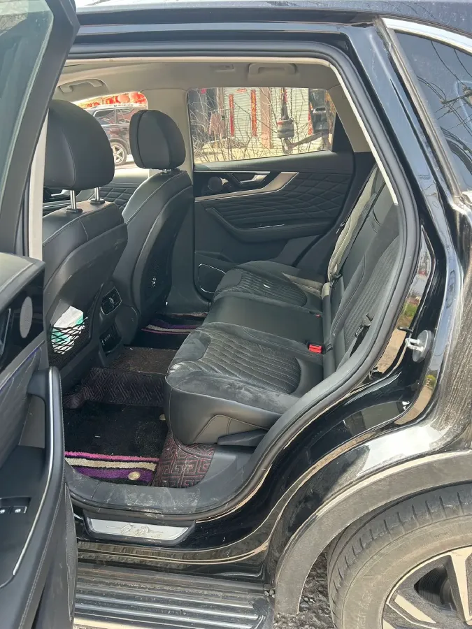 2022 HongQi HS5 2.0T 224HP L4 6AT,autocango,china used car exporter,china ev exporter,chinese used car exporter,chinese used ev exporter