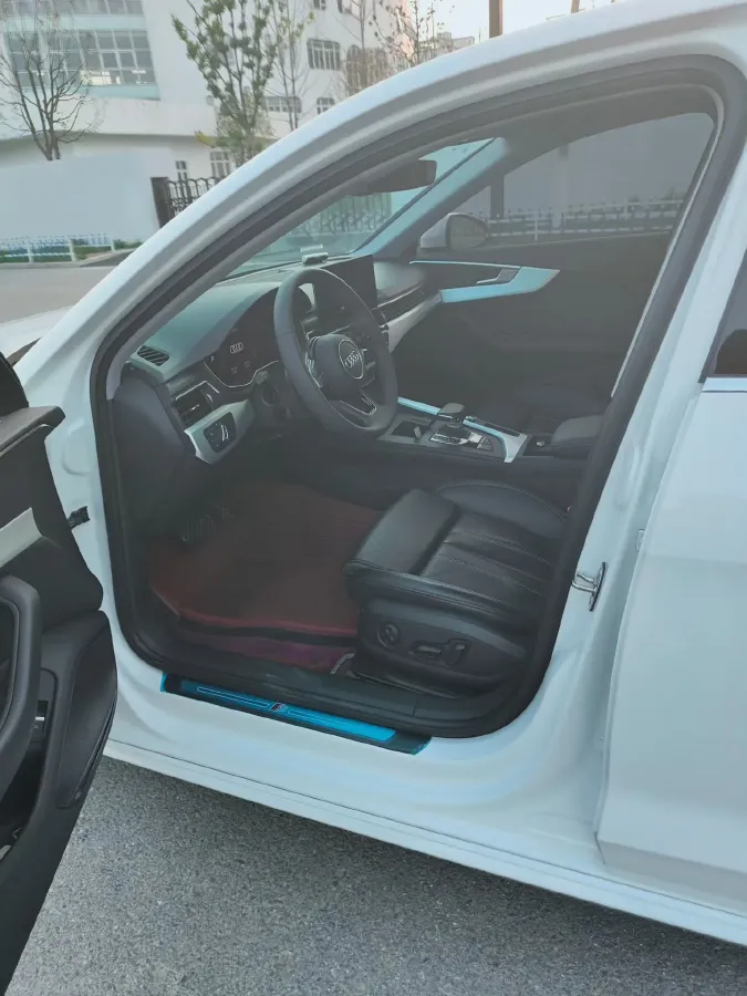 2023 Audi A4L 2.0T 190HP L4 7DCT,autocango,china used car exporter,china ev exporter,chinese used car exporter,chinese used ev exporter