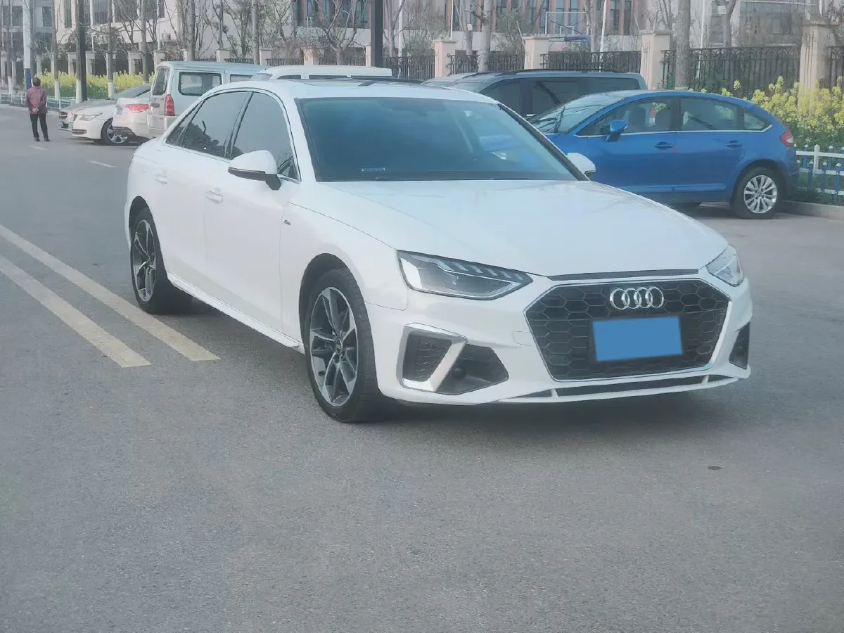 2023 Audi A4L 2.0T 190HP L4 7DCT,autocango,china used car exporter,china ev exporter,chinese used car exporter,chinese used ev exporter
